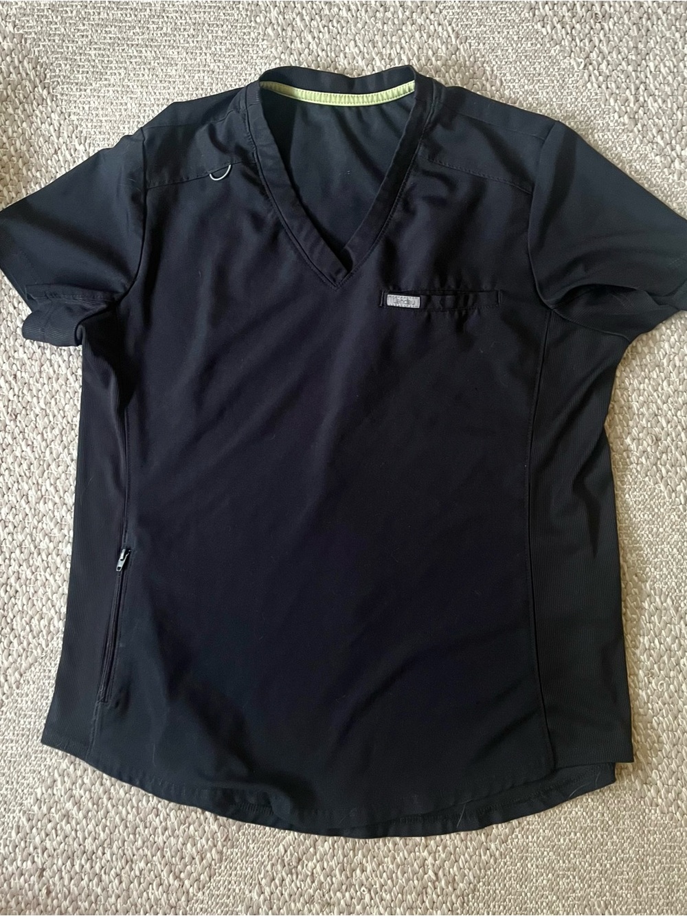 Landau Forward 2 pocket v neck tuck in scrub top size medium in black